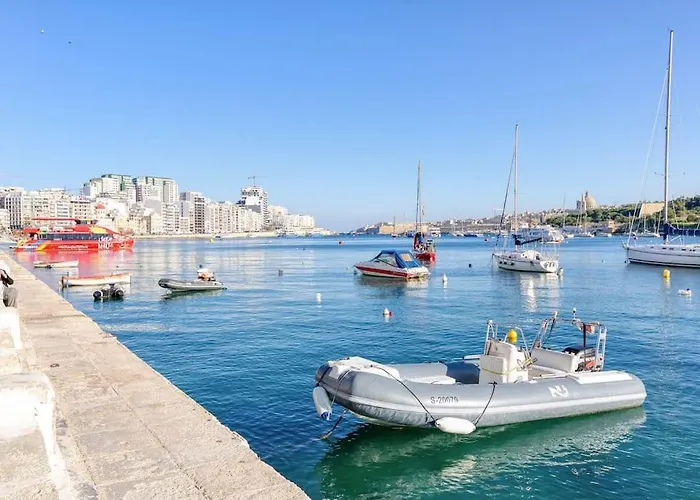 Seaside In Prime Location Appartement Sliema